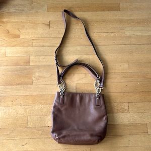 Michael Kors Crossbody in Saddle leather with gold chain accents